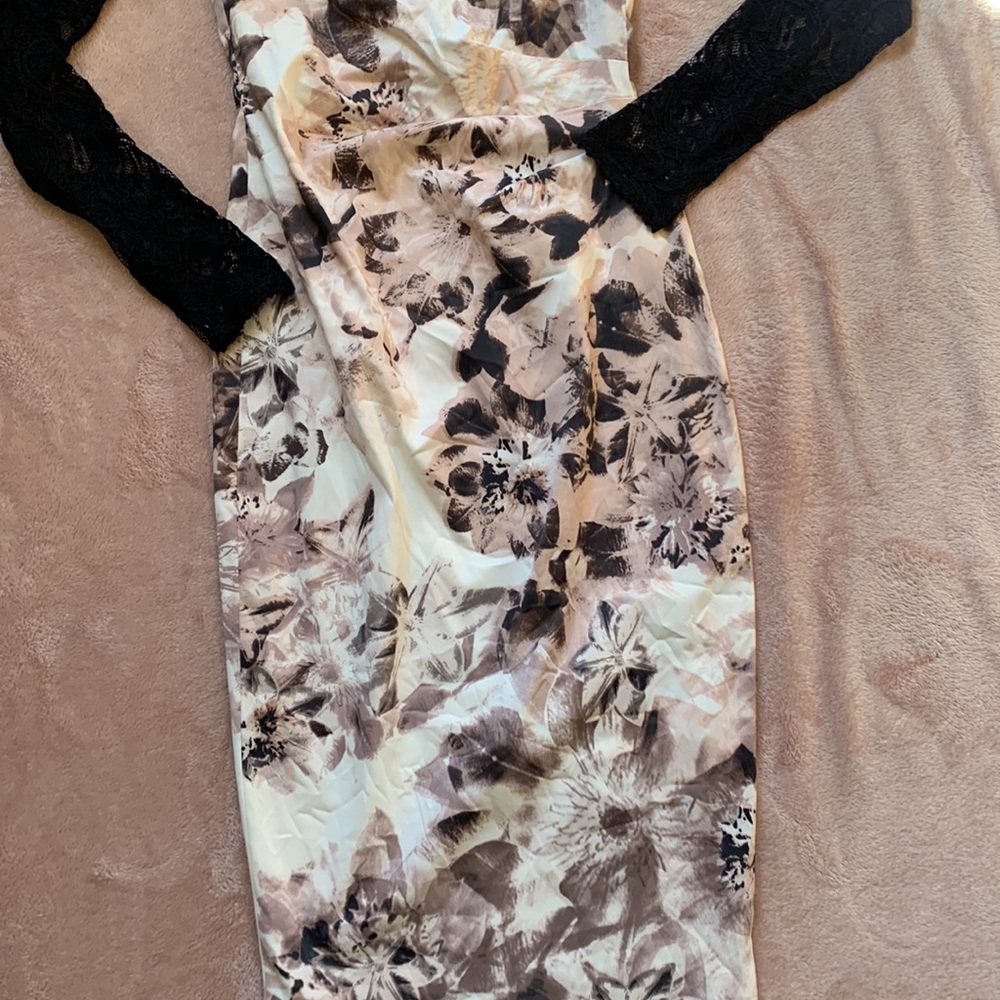 Karen Millen Black Lace long sleeve floral pencil midi dress - Picture 7 of 14